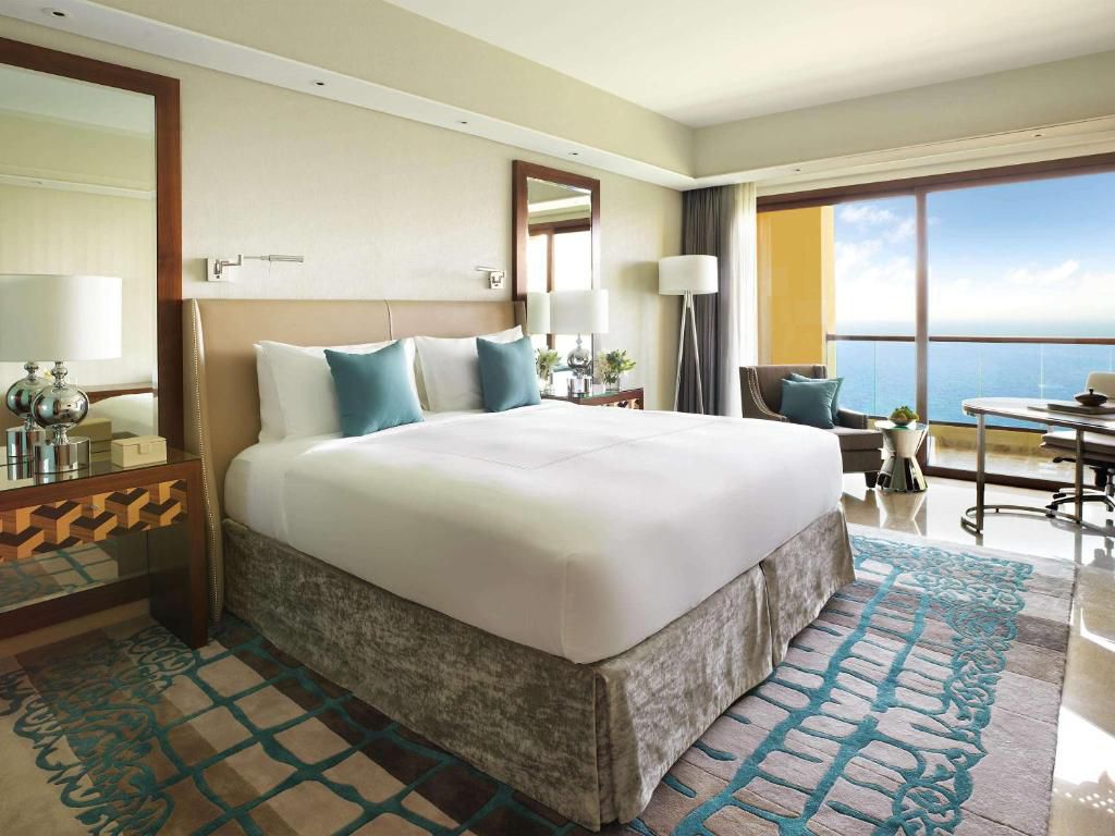 Deluxe Family Room 1