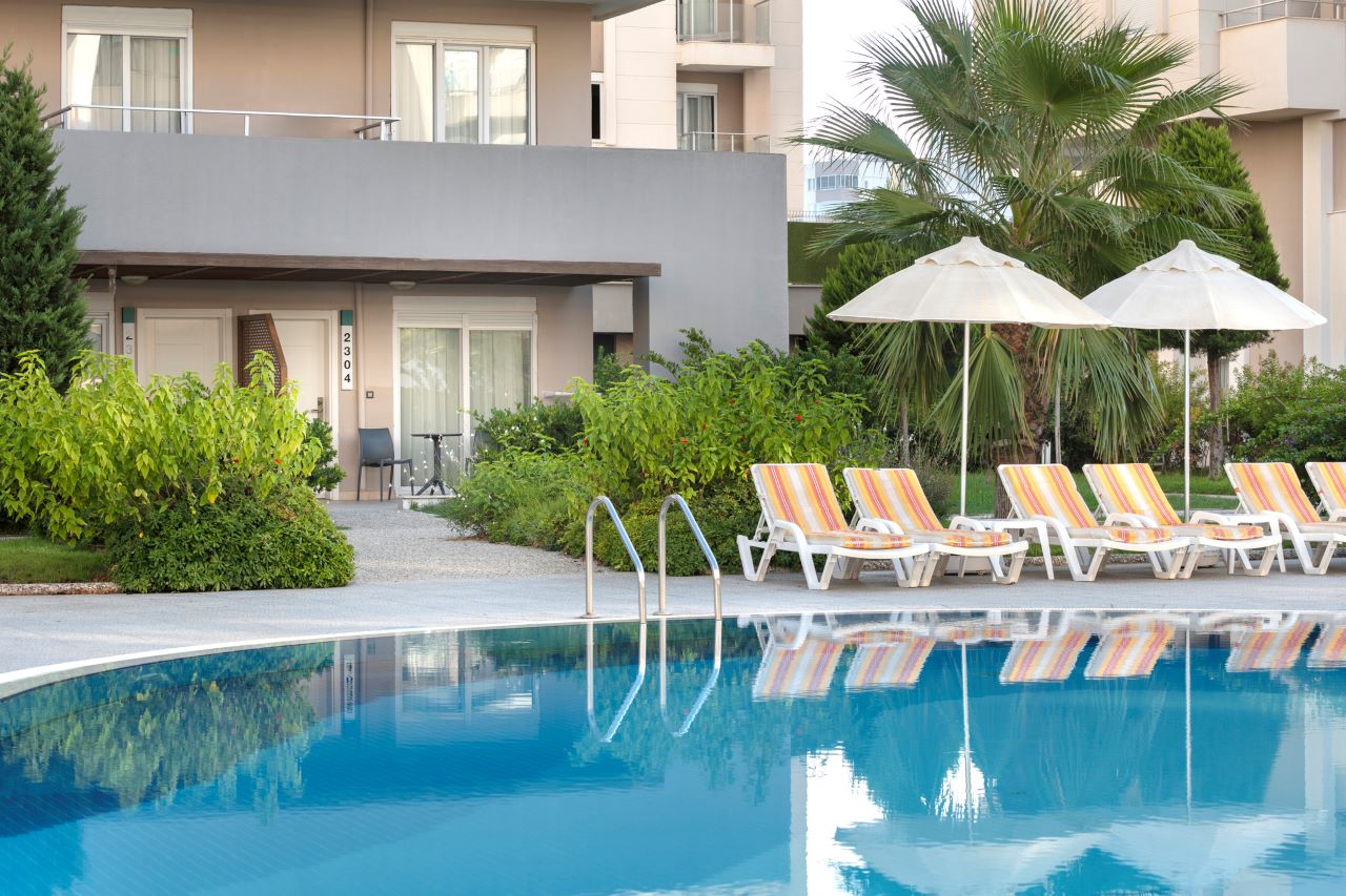Deluxe Pool Suite 3