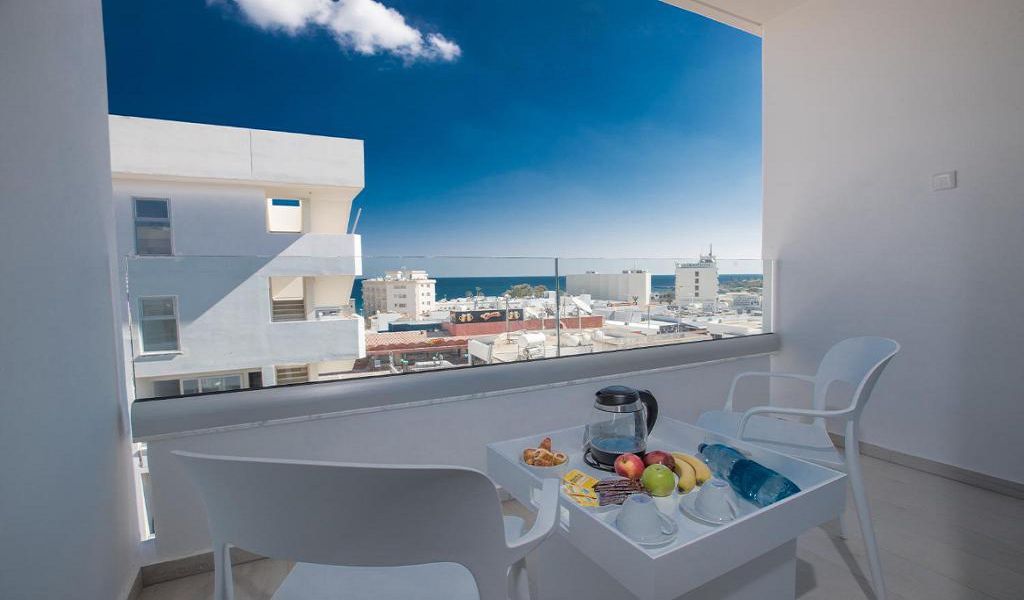 Deluxe Room Sea View 4
