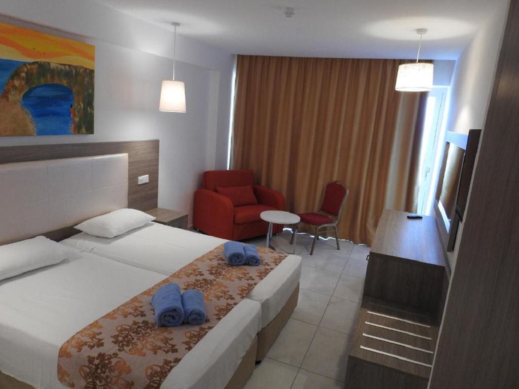 Deluxe Room Sea View 2