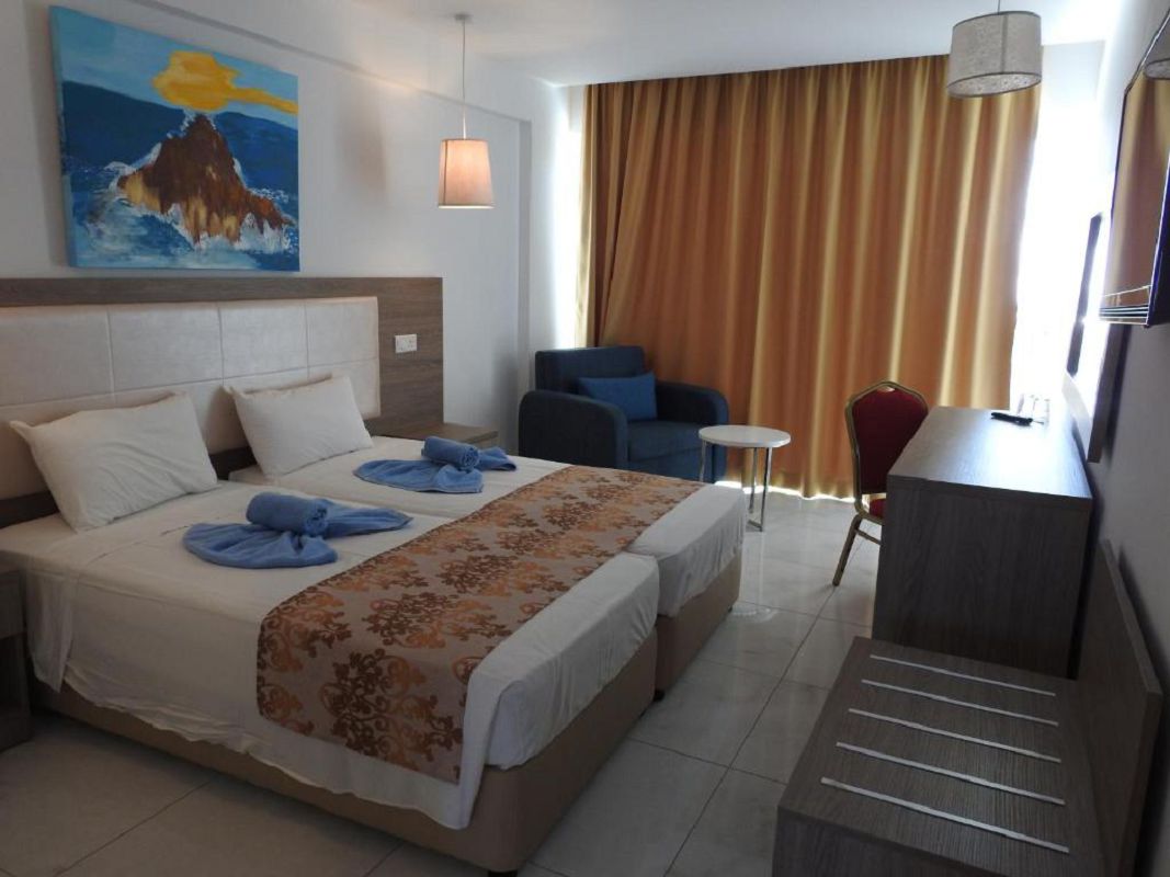 Deluxe Room Sea View 1