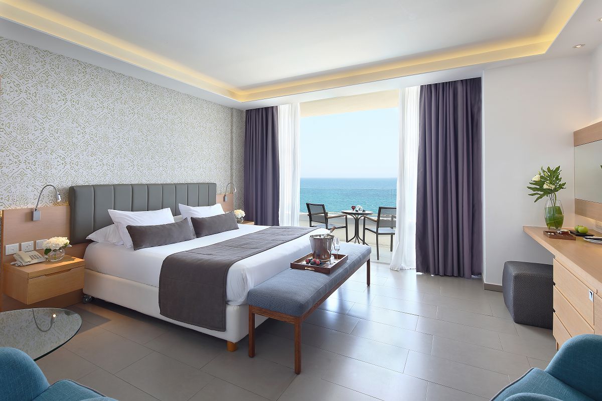 Executive Suite Sea View 1
