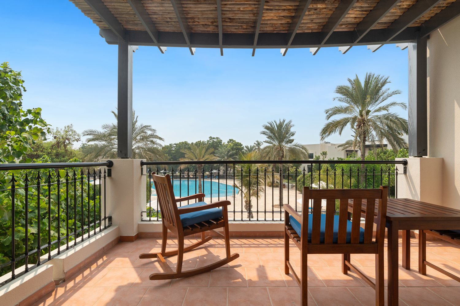 Family Room Pool View 3