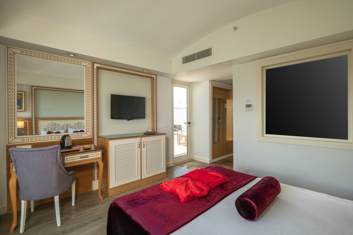 Honeymoon Room 2
