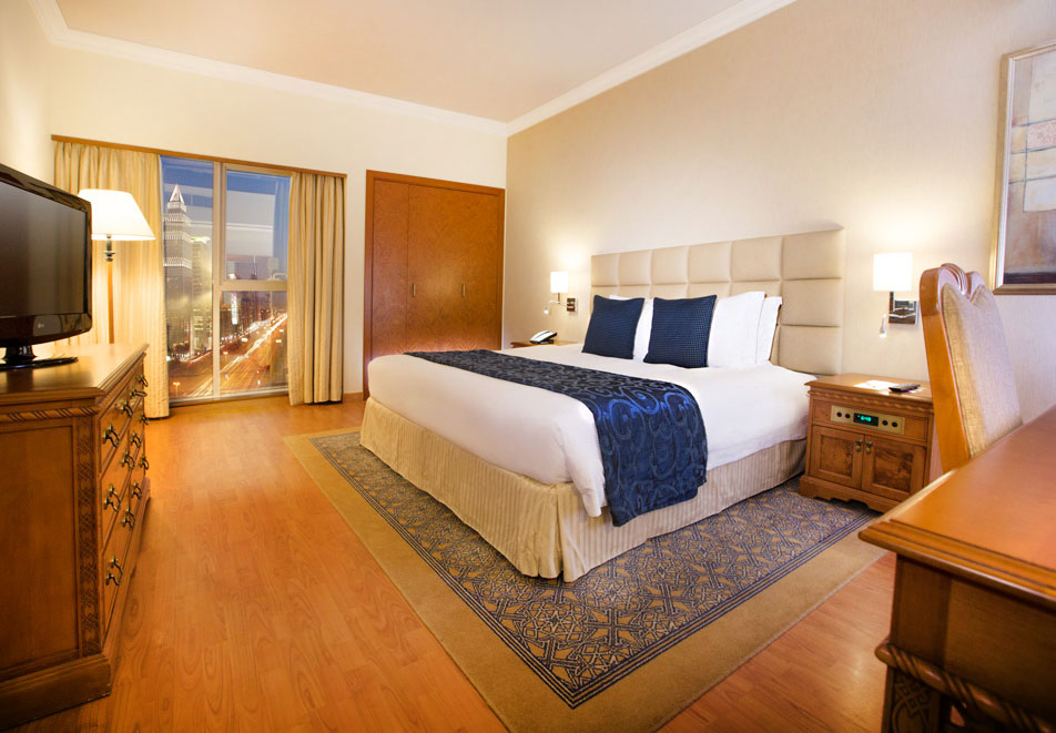 One Bedroom Plaza Suite 2