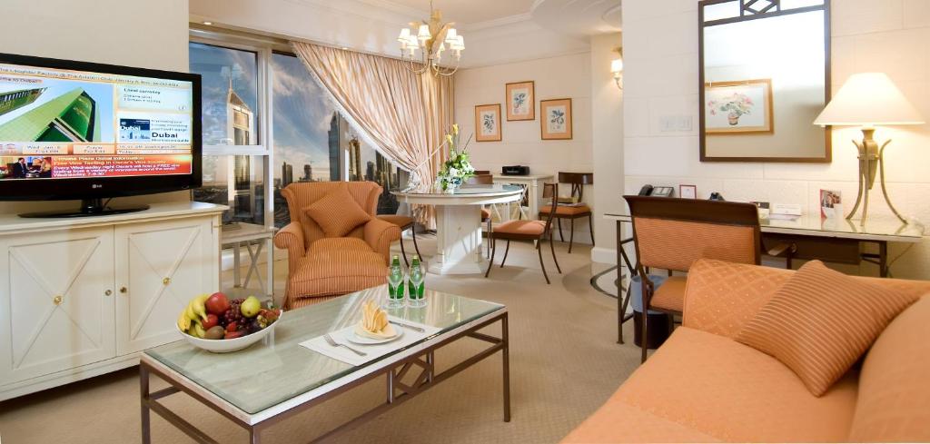 One Bedroom Plaza Suite 3