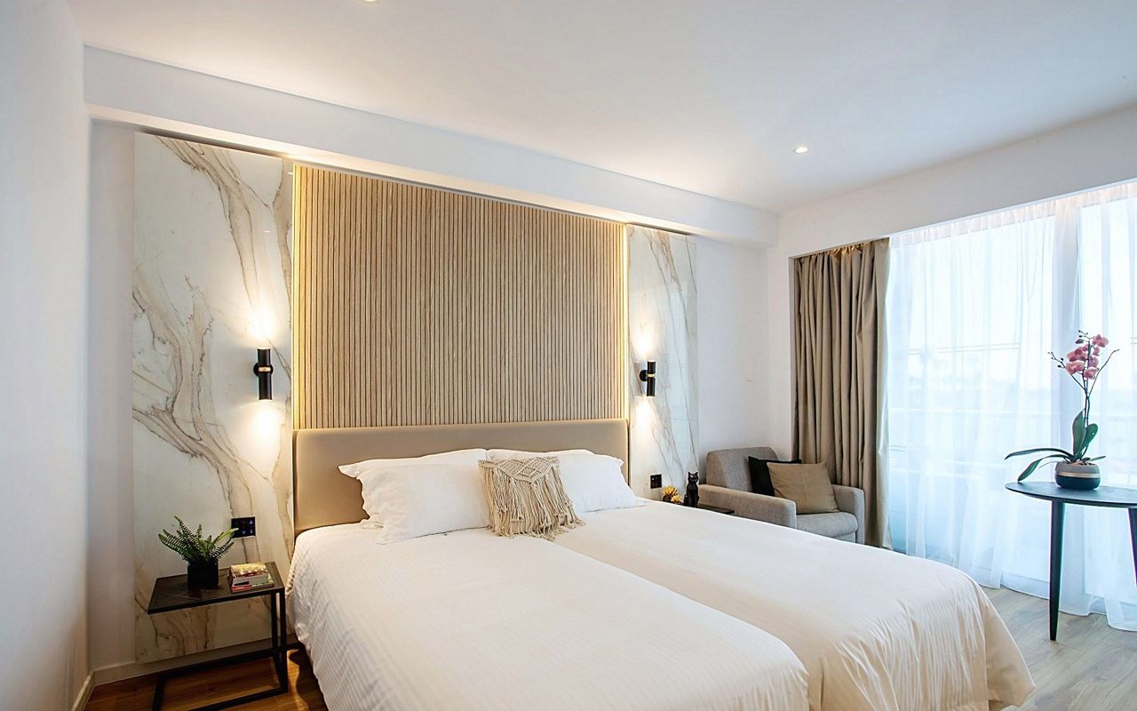 Superior Room Mountain View 1