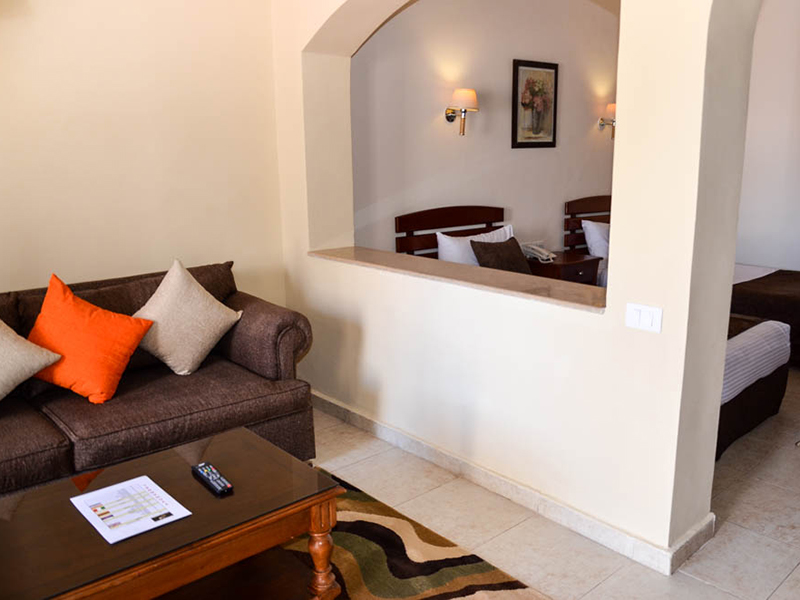 Superior Pool View 2