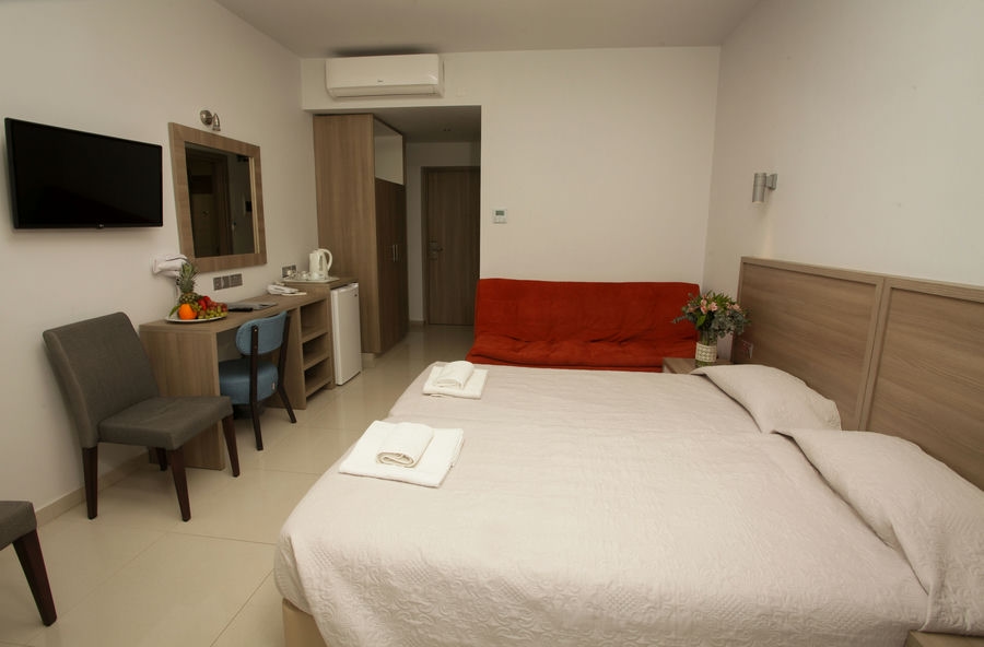 Deluxe Double Room 4
