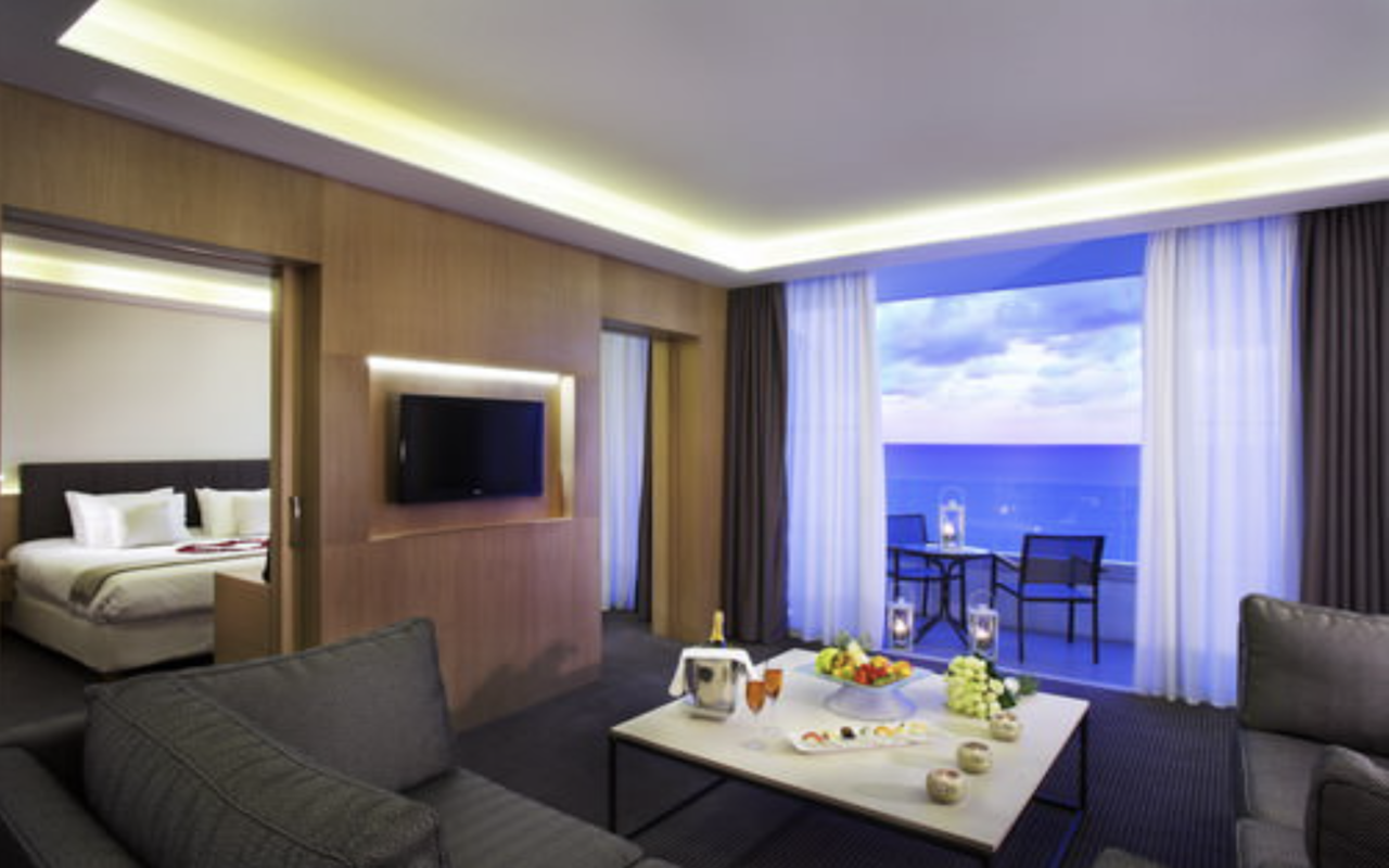 Honeymoon Suite Sea View 2