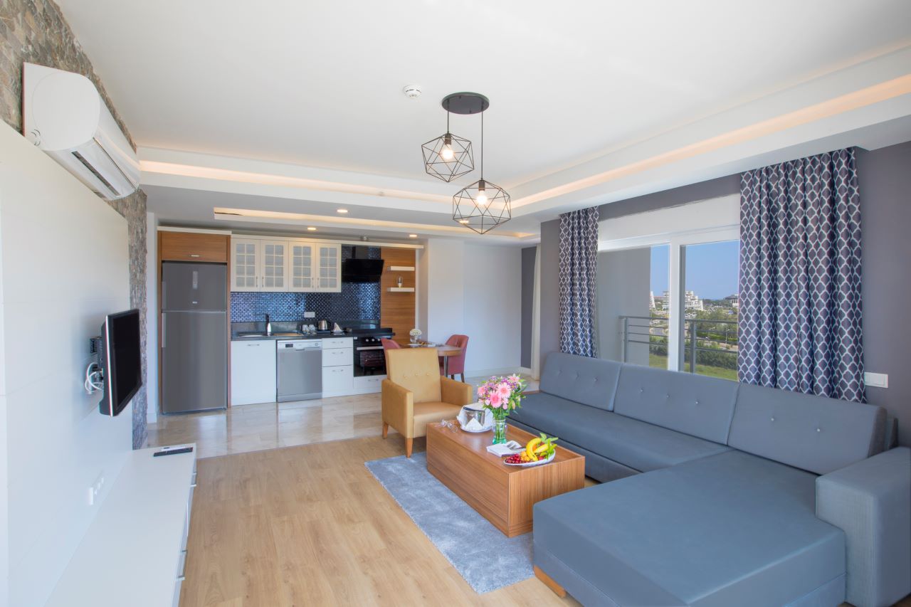Deluxe Superior Suite 2