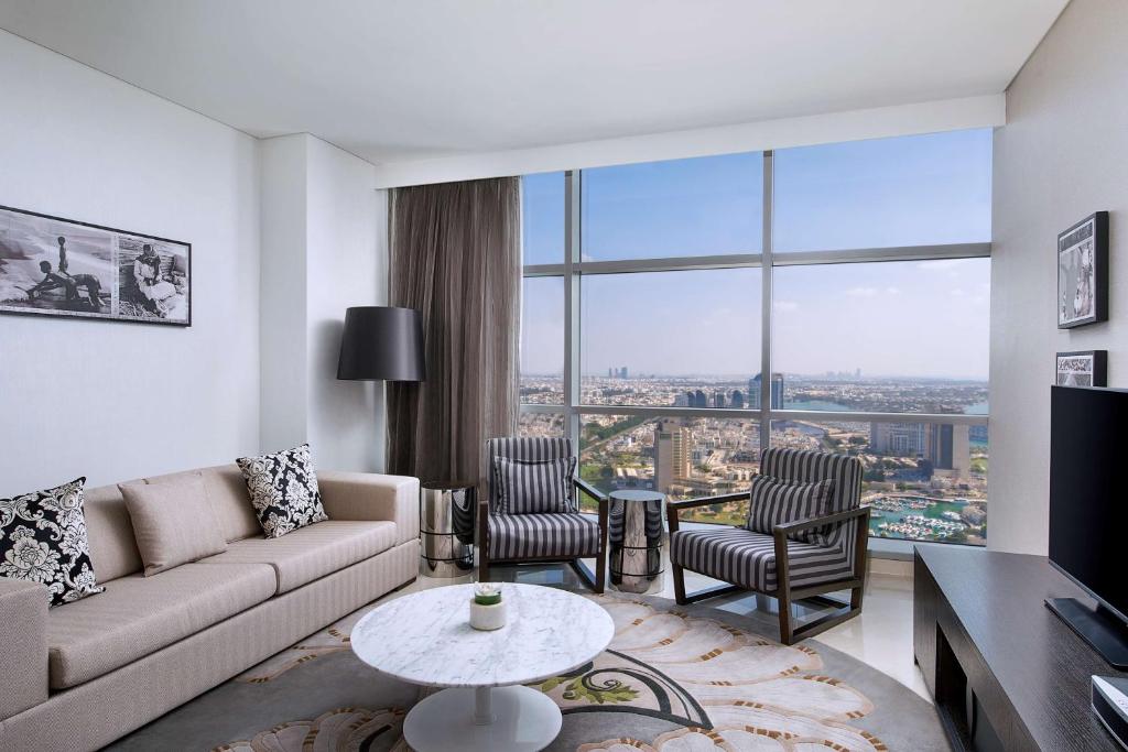 Apartment 1 Bedroom Sea View 3