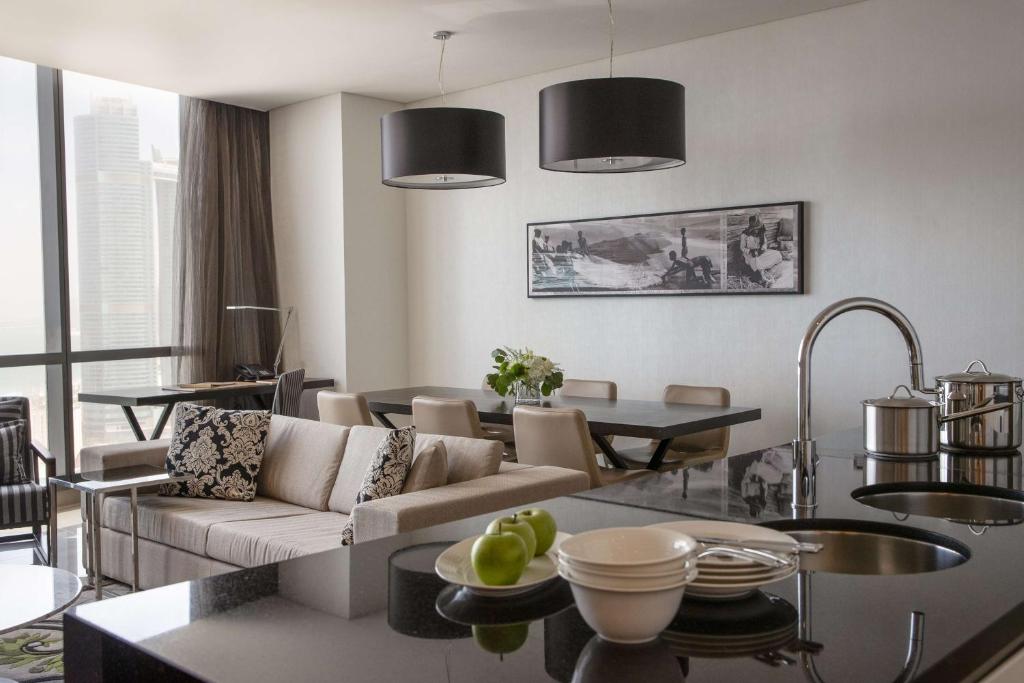 Apartment 1 Bedroom Sea View 4