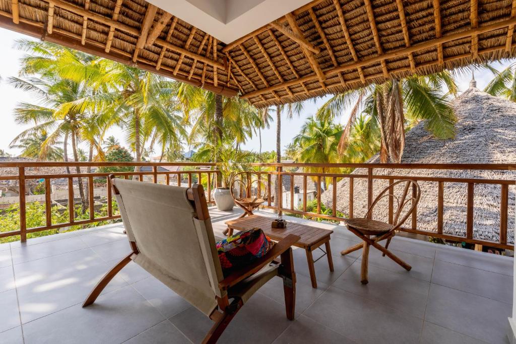 Family Suite Pool View 4