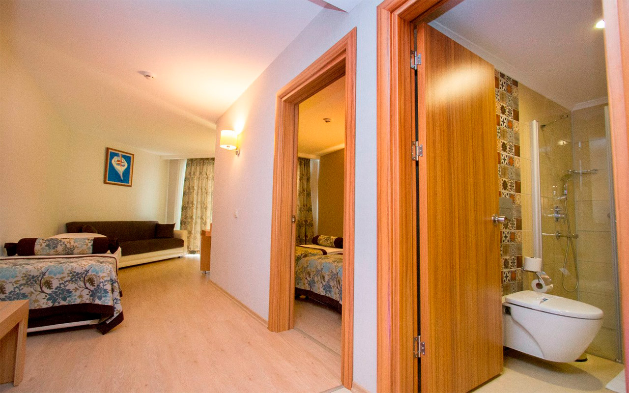 Family Suite Room 3