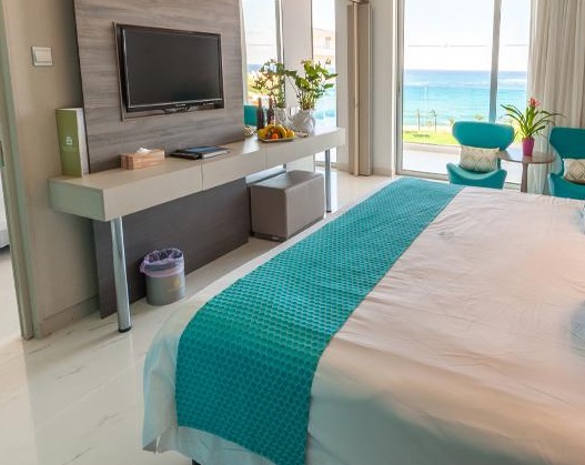 Family Room Sea View 1