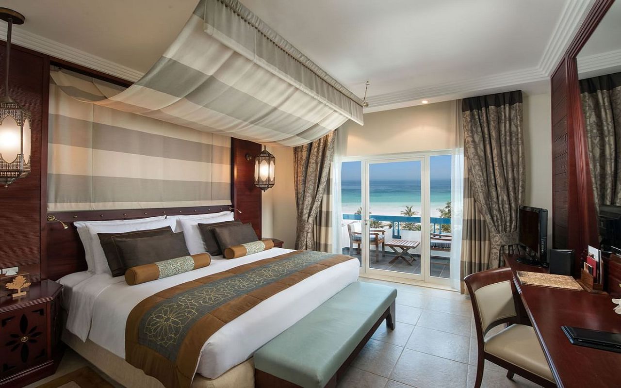Deluxe Suite Sea View 1
