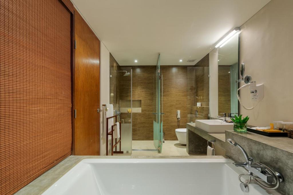 Premium Deluxe Suite 4