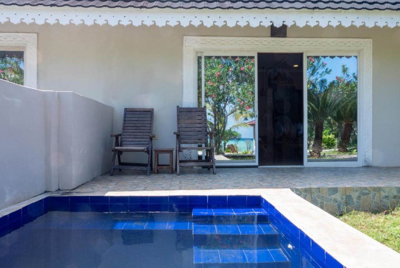 Luxury Suite With Private Pool 4