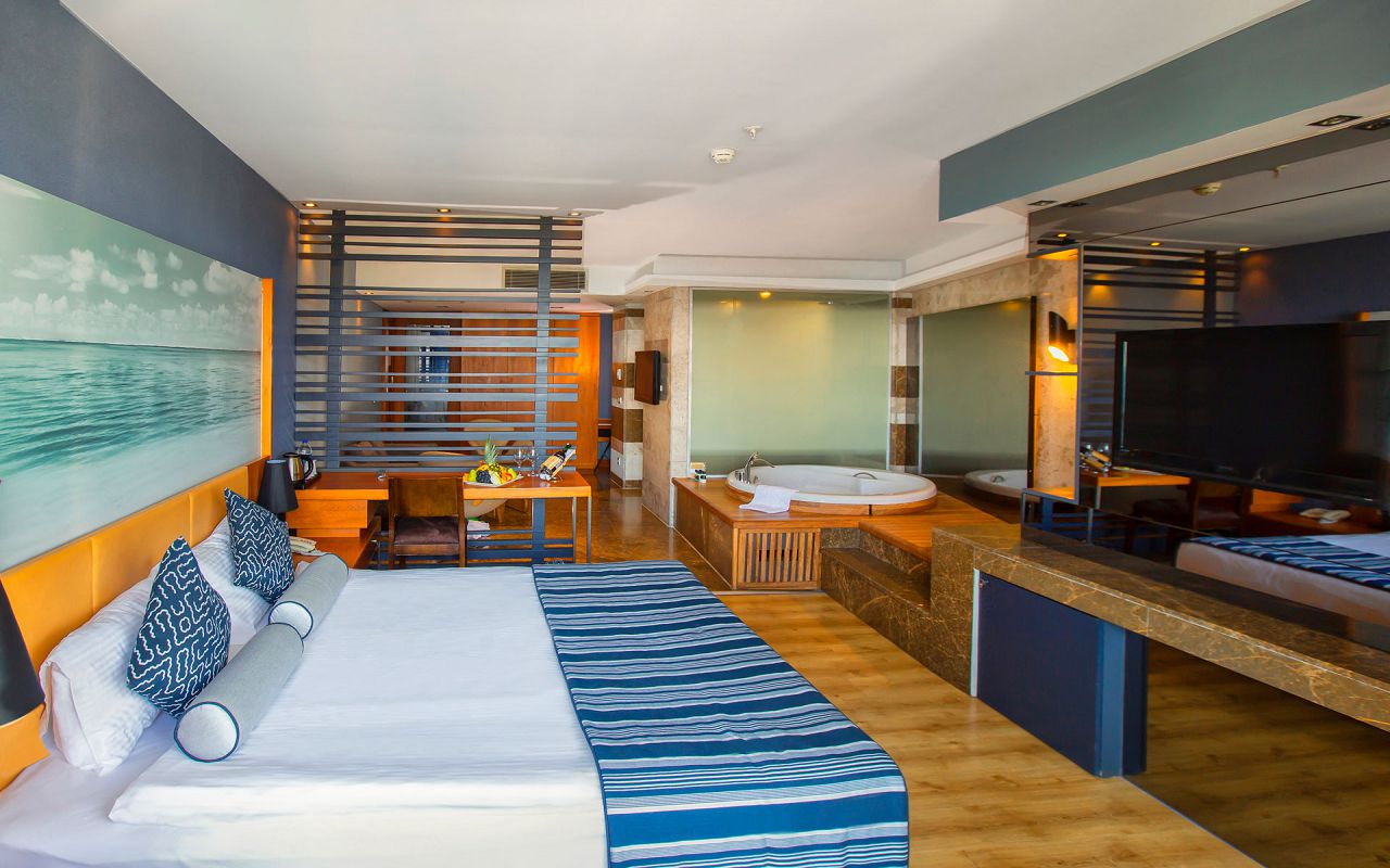Deluxe Room With Jacuzzi 1