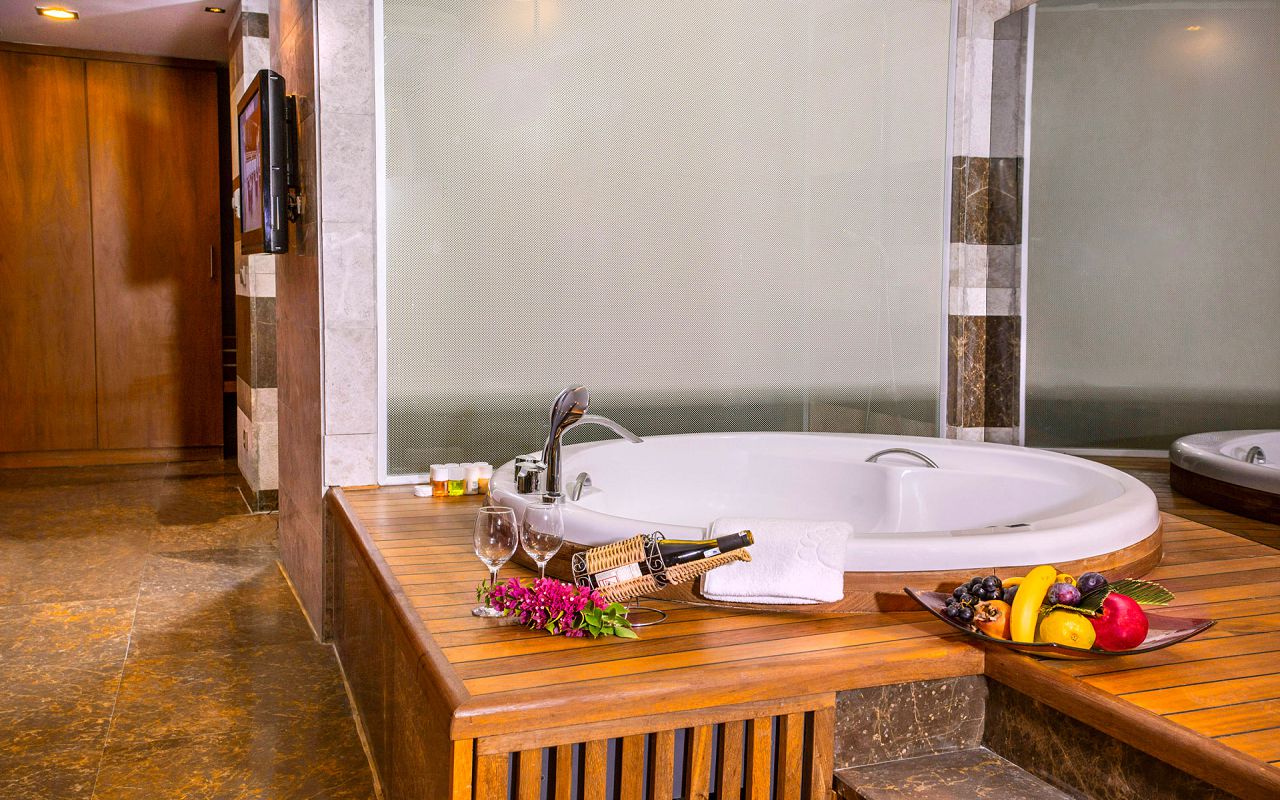 Deluxe Room With Jacuzzi 2
