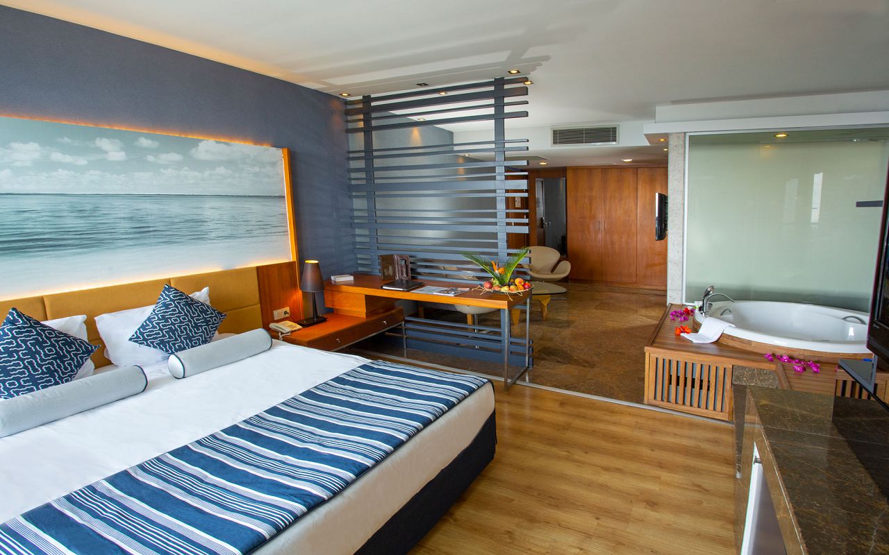 Deluxe Room With Jacuzzi 3