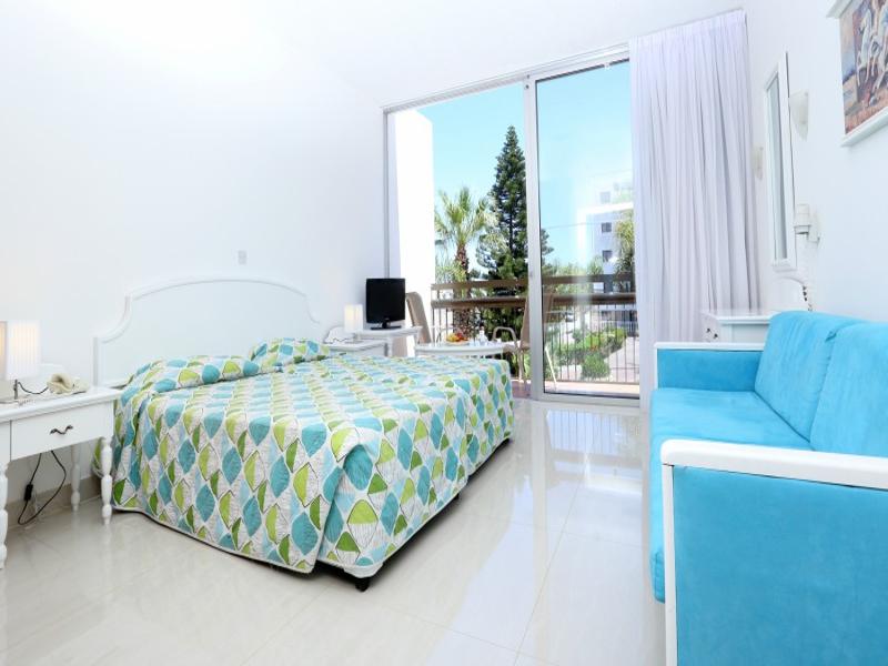 One Bedroom Apartment Sea View 2