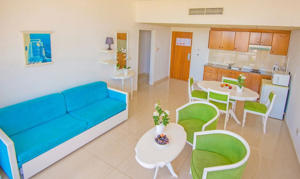 One Bedroom Apartment Sea View 1
