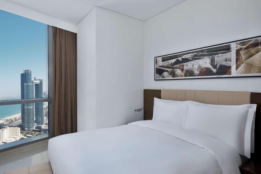 2 Bedroom Apartment Sea View 3