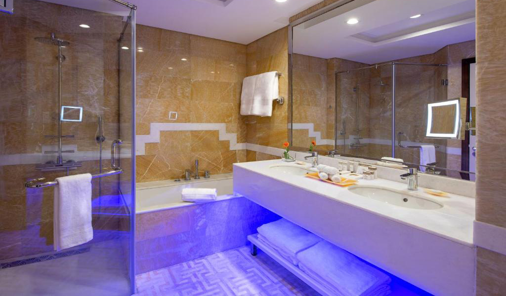 Deluxe Suite City View 4