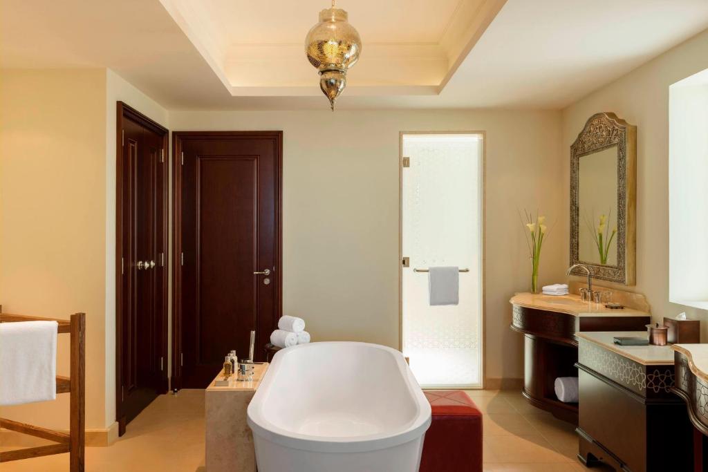 Al Dana Suite 3