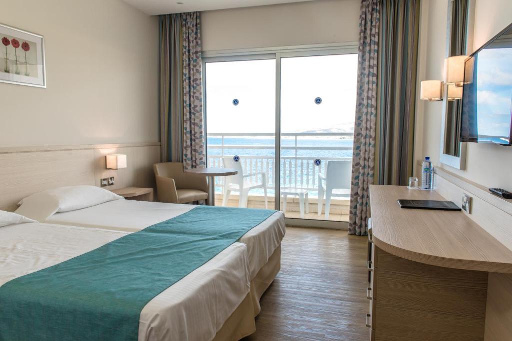 Twin Room Sea View 1