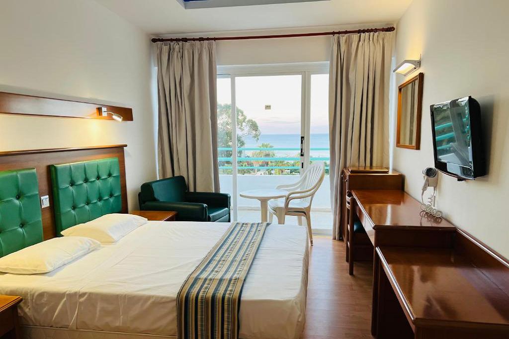 Twin Room Sea View 1