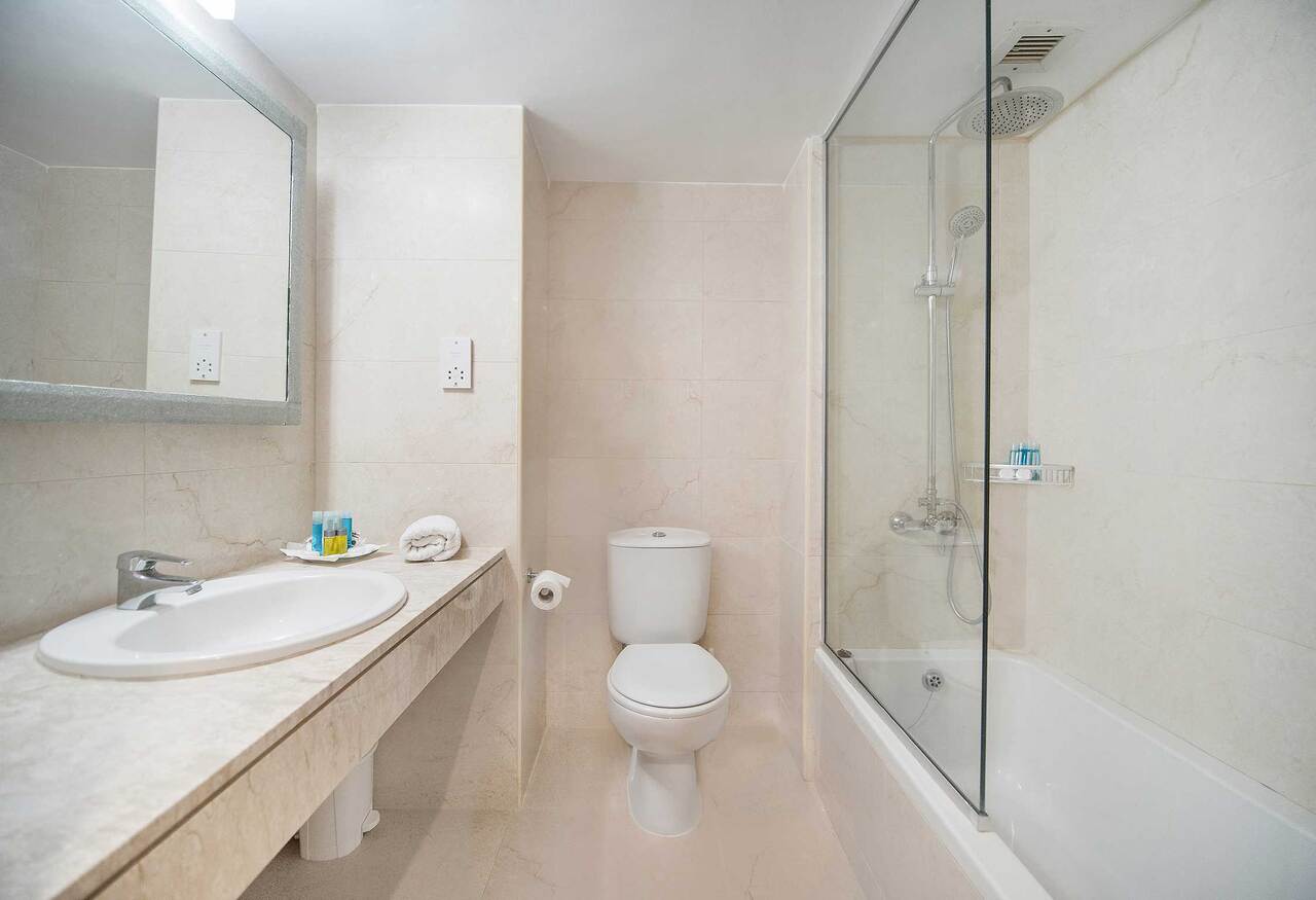 Twin Room Inland View 4