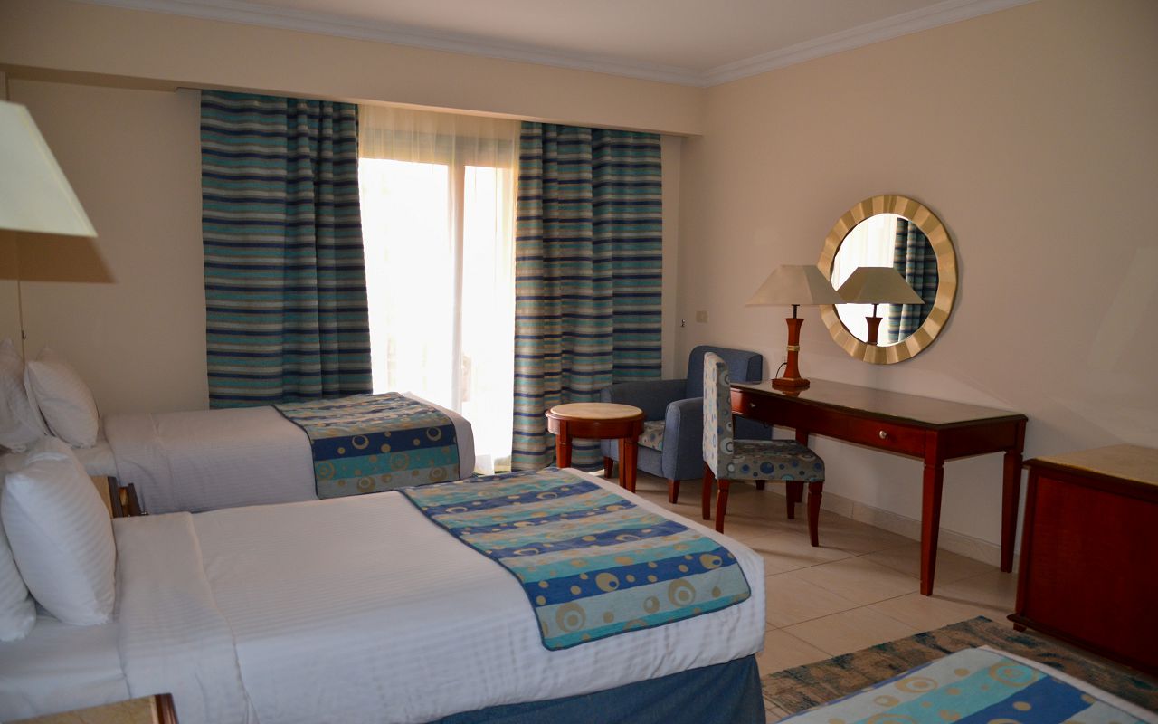 Superior Pool View Room 4