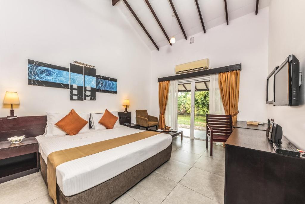 River View Room 3