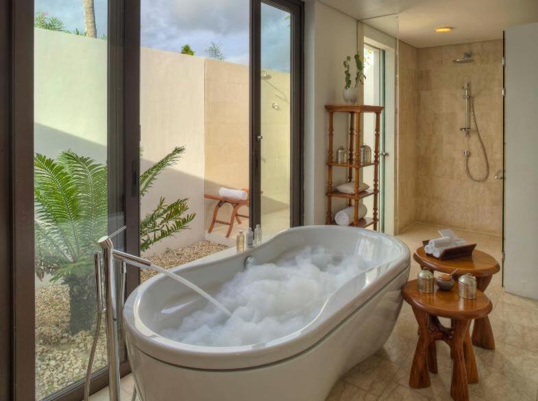 Luxury Garden Pool Villa 3