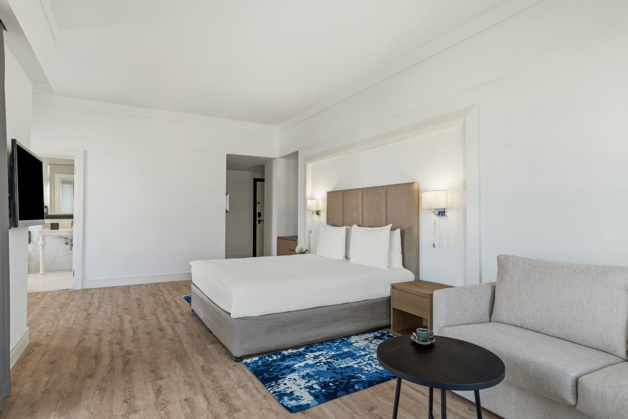 Premium Sea/Pool View Room 1