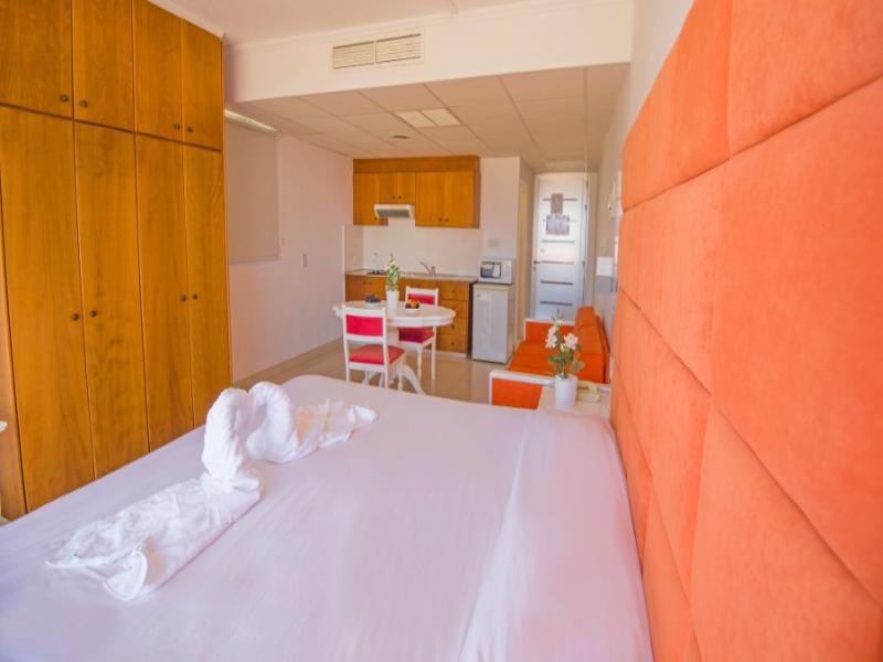 Studio Apartment Inland View 1