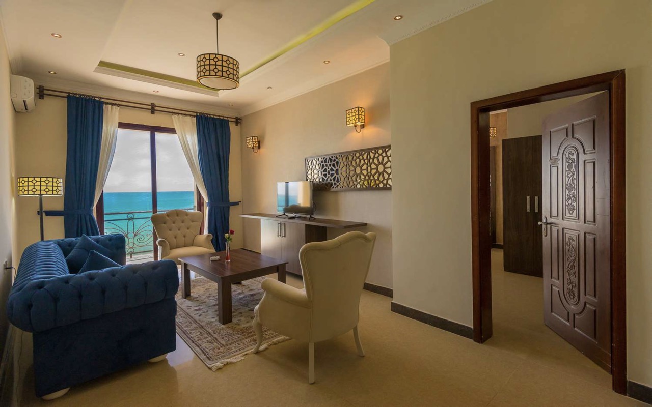 Senior Suite 1 Bedroom Ocean Front 2