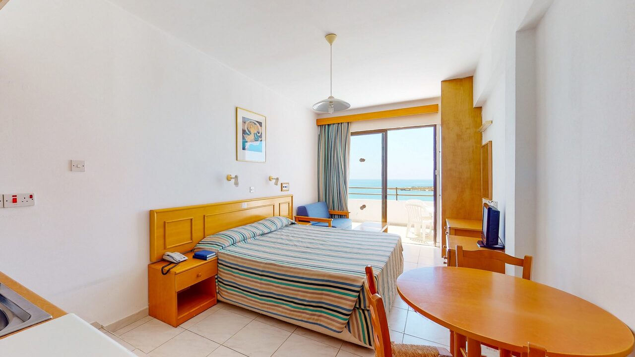 One Bedroom Apartment Limited Sea View 1