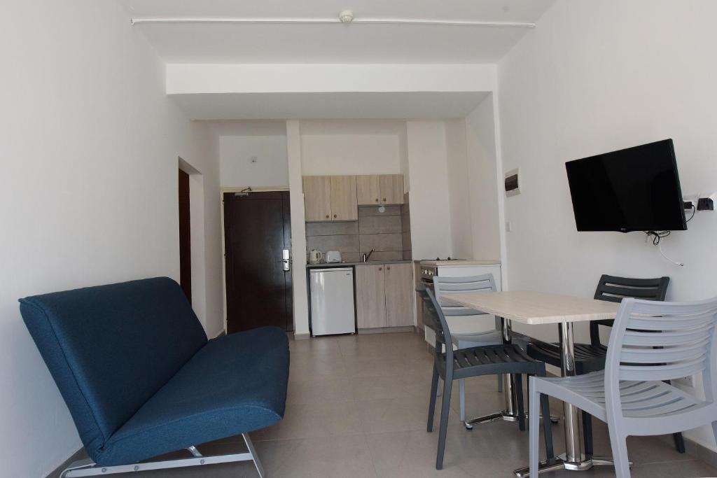 Superior One Bedroom Apartment Inland View 4