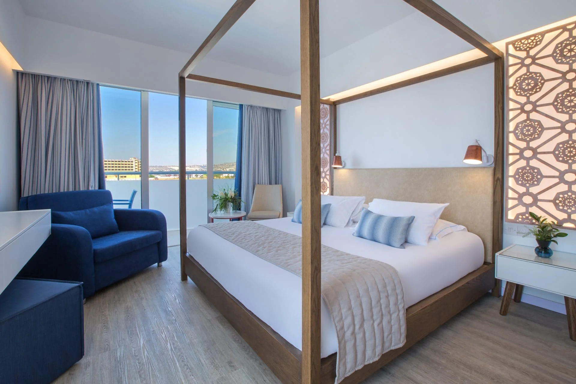 Double Room Front Sea View 2