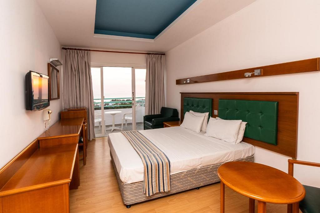 Twin Room Side Sea View 3