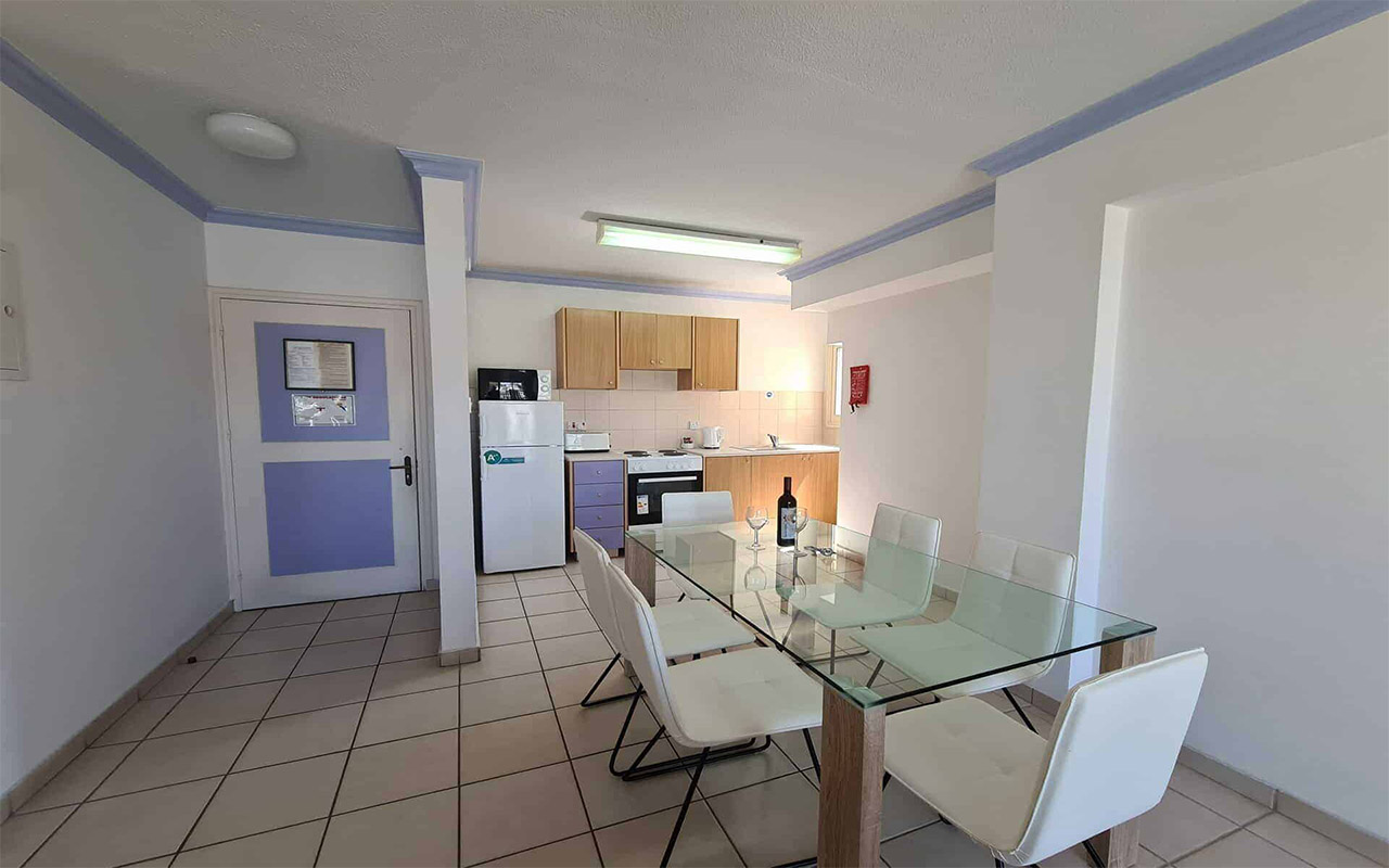 Two Bedroom Apartment Inland View 3