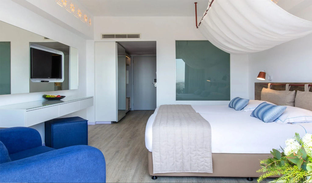 Superior Twin Room Side Sea View 1