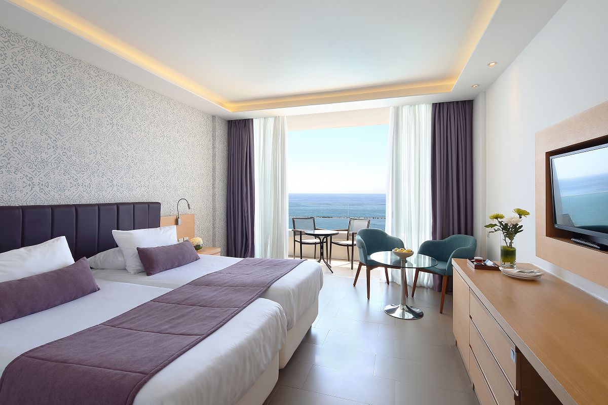 Superior Twin Room Sea View 1