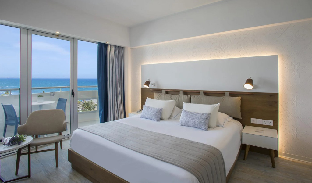 Premium Twin Room Side Sea View 2