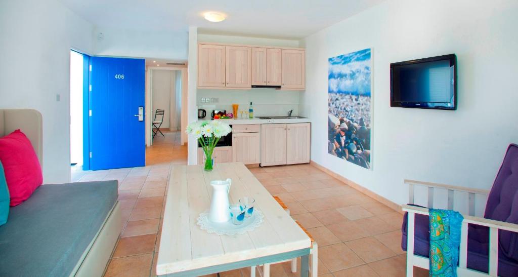 Standard One Bedroom Apartment 1