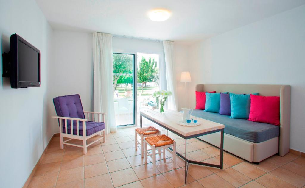 Standard One Bedroom Apartment 2